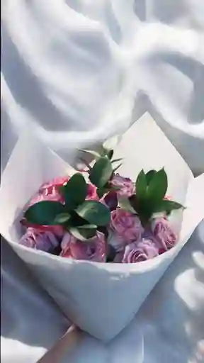 Bouquet De Rosas Moradas