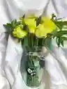 Jarron De Rosas Amarillas Con Astromelia