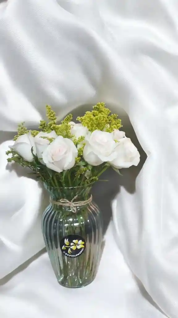 Jarron De Rosas Blancas