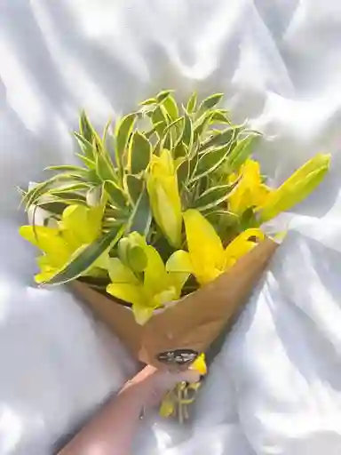 Bouquet De Lirios Amarillos