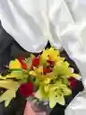 Jarron De Lirios Y Rosas