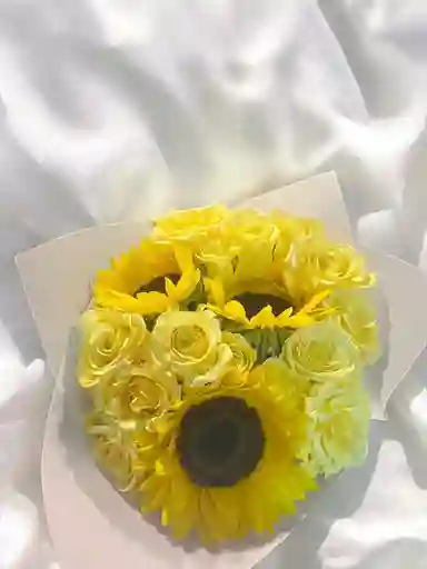 Bouquet De Rosas Amarillas Y Girasoles
