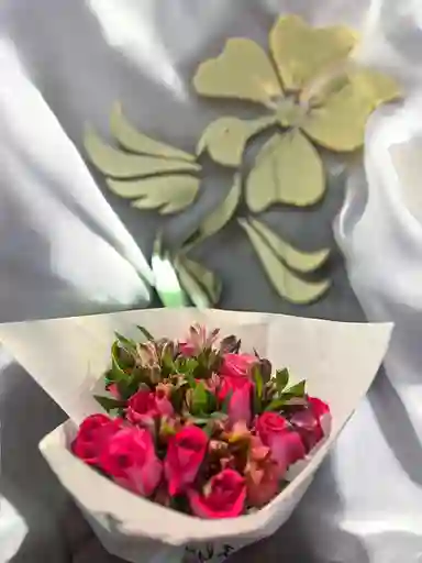 Bouquet De Rosas Con Astromelia