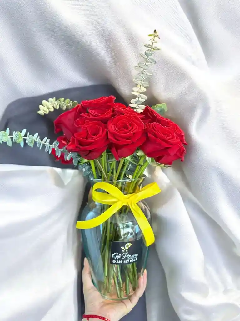 Jarron De Rosas Rojas