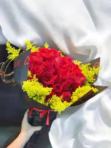 Buchon De Rosas Rojas