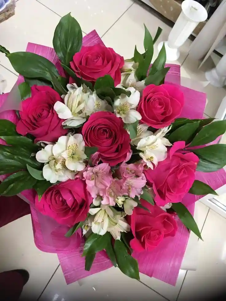 Bouquet De Rosas Con Astromelia