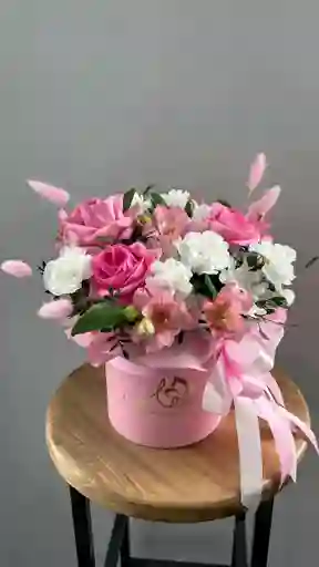 Caja Rosada De Rosa Y Clavel