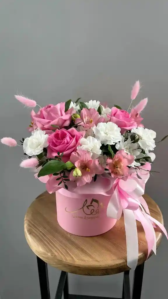 Caja Rosada De Rosa Y Clavel
