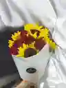 Bouquet De Girasoles Con Rosas.