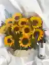 Canasta De Girasoles Con Vino.