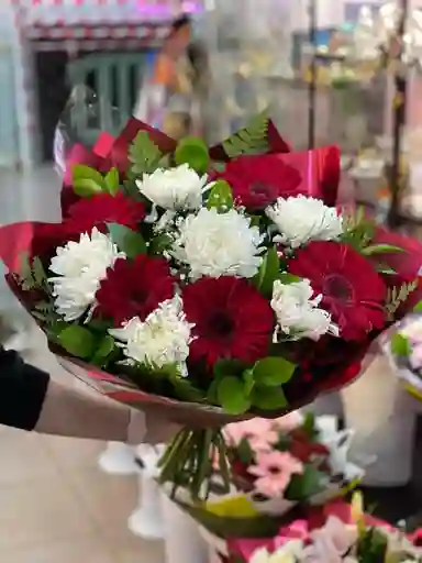 Bouquet De Gérberas Con Crisantemos