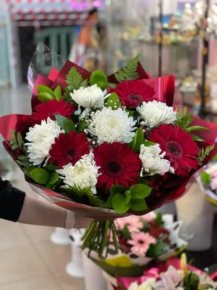 Bouquet De Gérberas Con Crisantemos