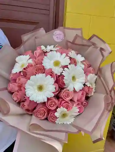 Bouquet De Rosa Con Gerbera