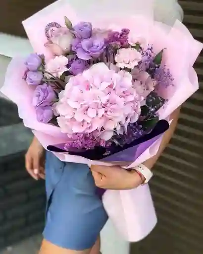 Bouquet Morado De Hortencia Y Rosas