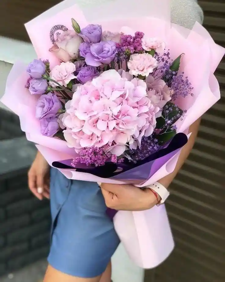 Bouquet Morado De Hortencia Y Rosas