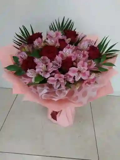 Bouquet De Rosa Con Astromelia