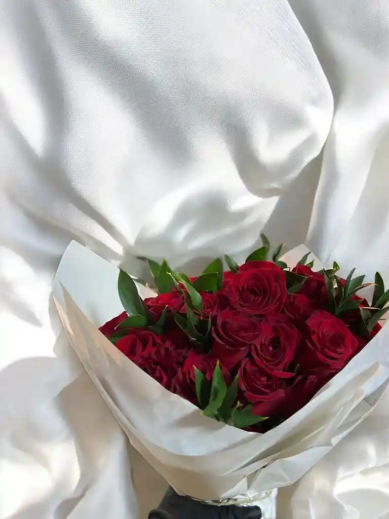 Ramo Buchon De Rosas Rojas
