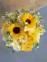 Buchón Amarillo Con Girasol Y Rosas