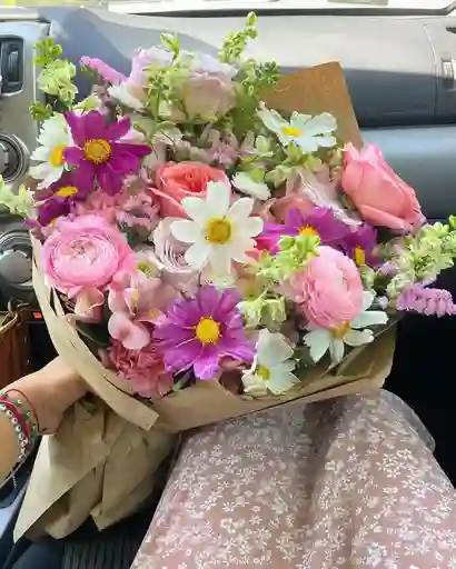 Bouquet Morado De Rosas, Margaritas Y Clavel