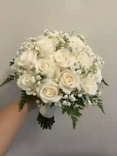 Bouquet De Rosas Blancas