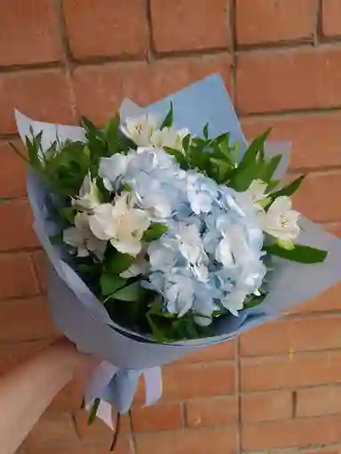 Bouquet De Hortencia Con Astromelia