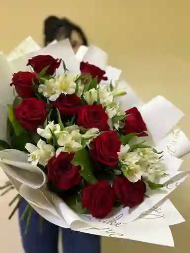 Bouquet De Rosas Con Astromelia