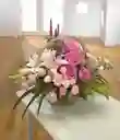Canasta De Rosas Con Lirios Y Claveles Rosado