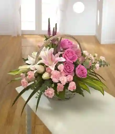 Canasta De Rosas Con Lirios Y Claveles Rosado