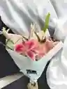 Bouquet De Rosas Y Lirios