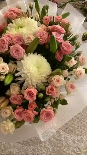 Bouquet De Rosa Mini Con Crisantemos Y Lirios