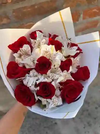 Bouquet De Rosas Y Astromelia