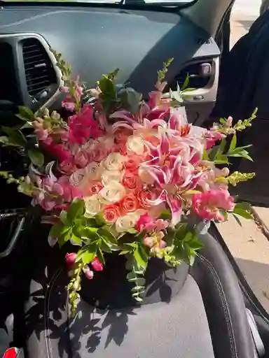 Buchon De Rosas Mix Con Lirios