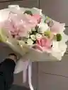 Bouquet Con Hortencia Rosas Y Clavel