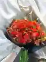 Ramo Buchon Rosas Y Astromelias.