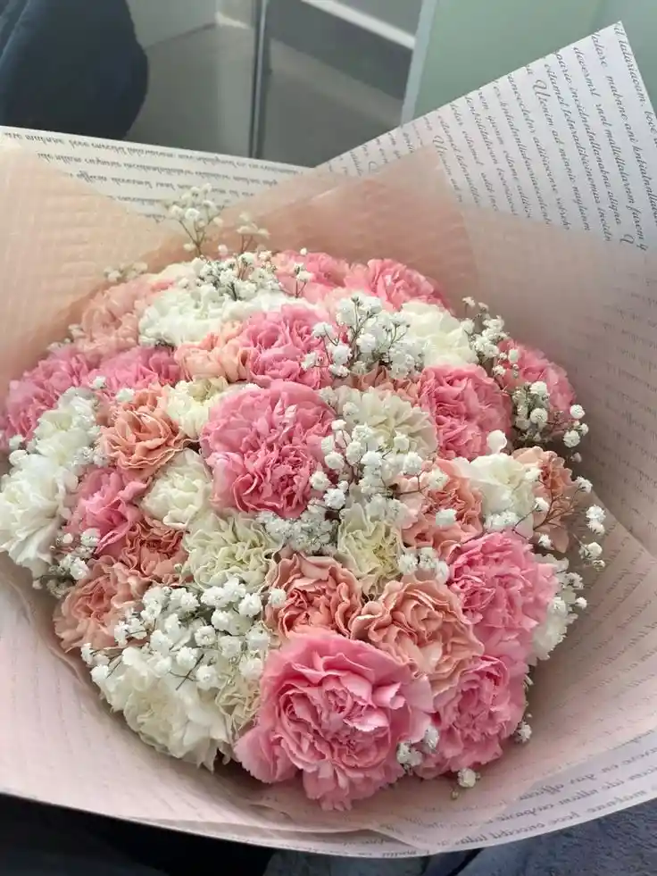 Bouquet De Mix De Clavel Y Gypsophila