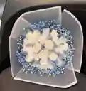 Bouquet De Rosas Con Gypsophila Azul