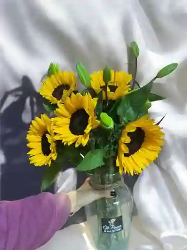 Jarron De Girasoles Y Lirios.