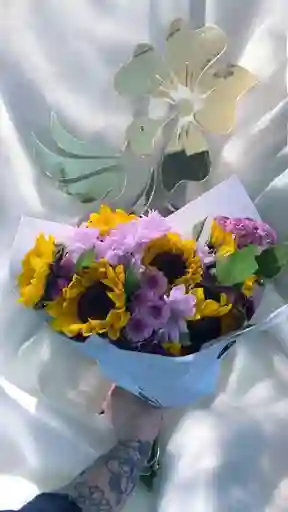 Bouquet De Girasoles Con Margaritas.