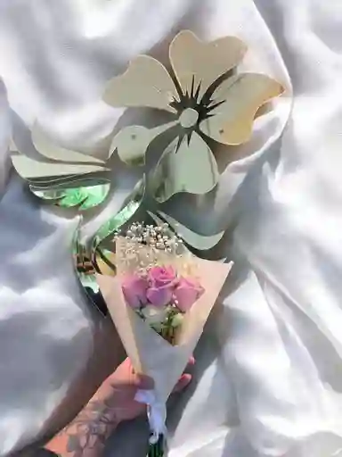 Bouquet Mini De Rosas Moradas Y Blancas