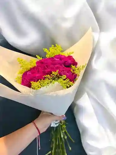 Bouquet De Claveles Morados