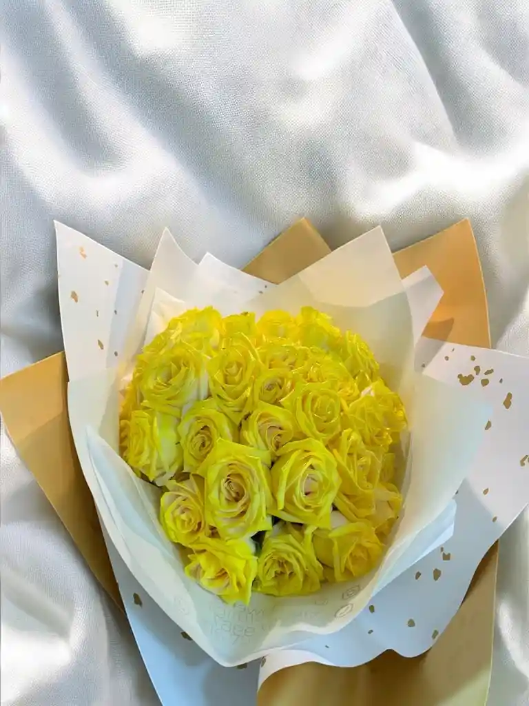 Ramo Buchon De Rosas Amarillas