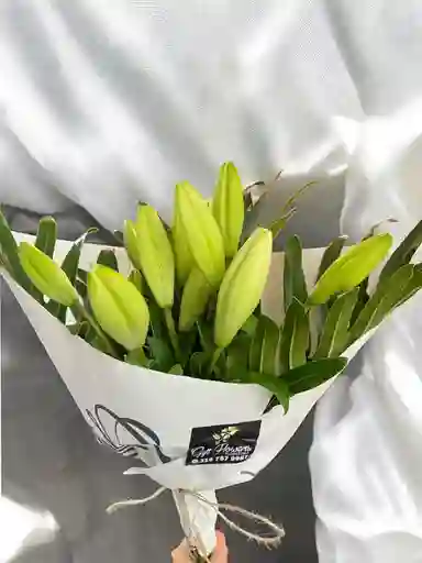 Bouquet De Lirios