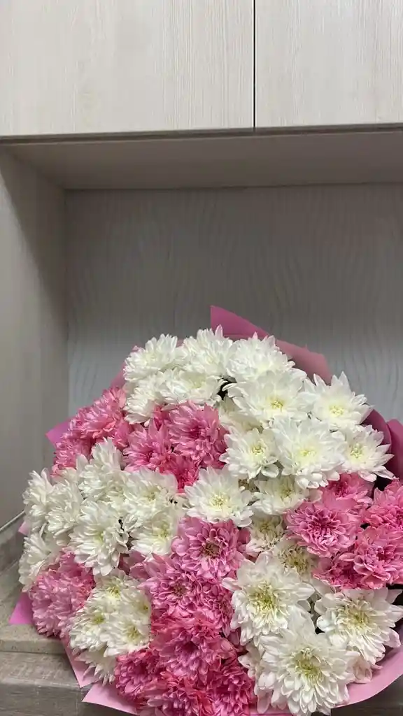 Bouquet De Crisantemos Rosados Y Blancos