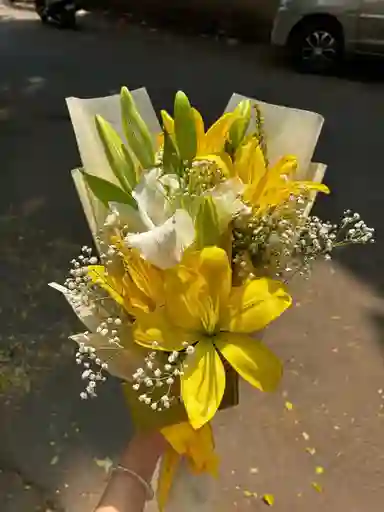 Bouquet De Lirios Amarillos