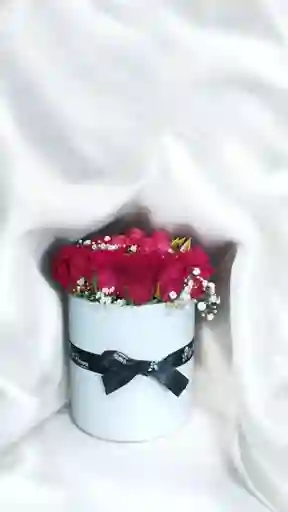 Caja De Rosas Rojas Con Chocolate