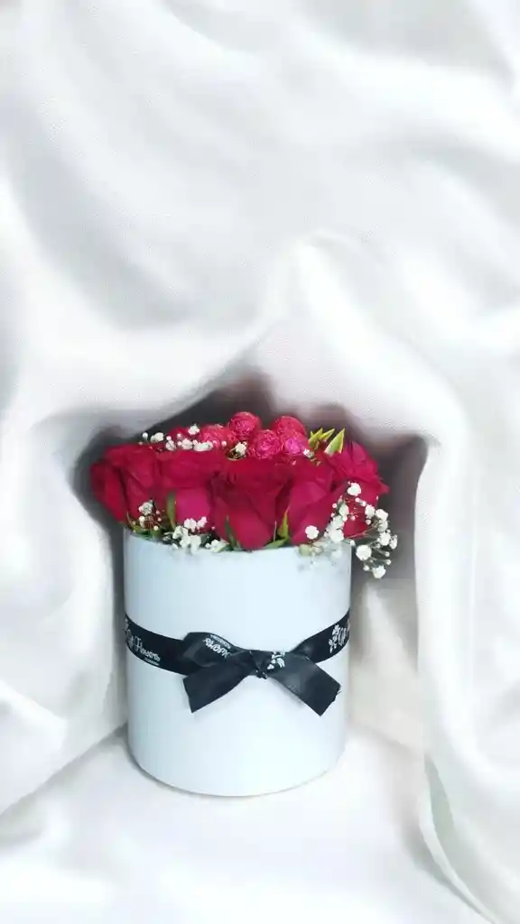 Caja De Rosas Rojas Con Chocolate