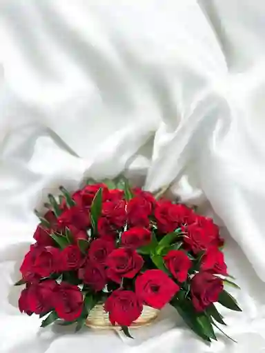 Canasta De Rosas Rojas