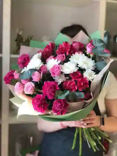 Bouquet De Crisantemos, Rosa Mini Y Clavel