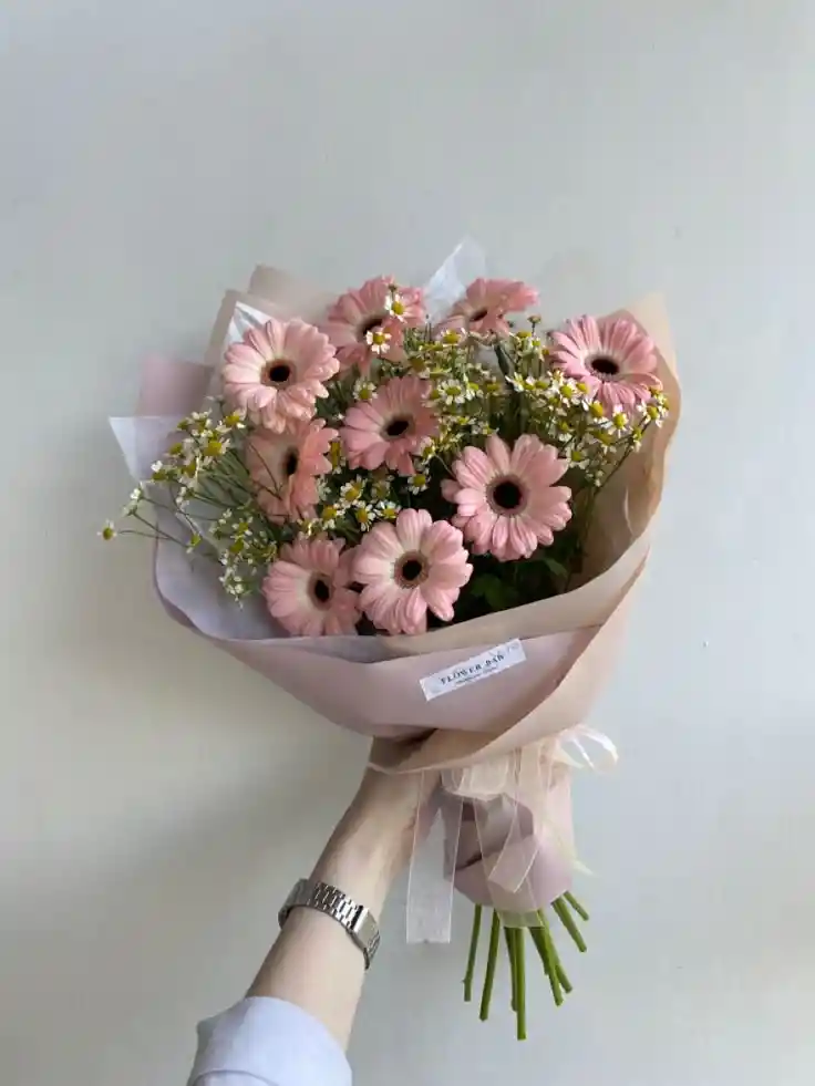 Bouquet De Gérberas Rosadas Con Margarita Mini