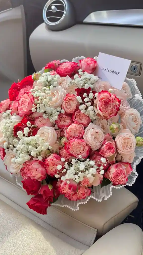 Buchón Rosado De Rosas Y Clavel